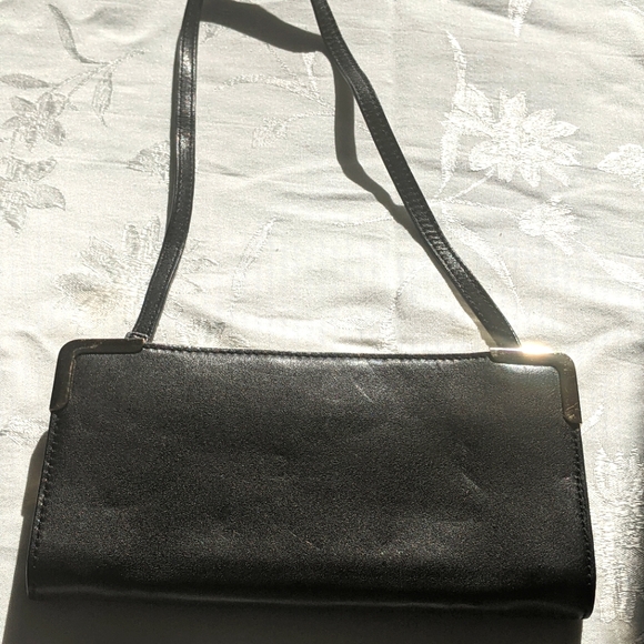 Michael Kors Black Soft Leather Evening Purse. Built in wallet inside.  Like New - Picture 5 of 7